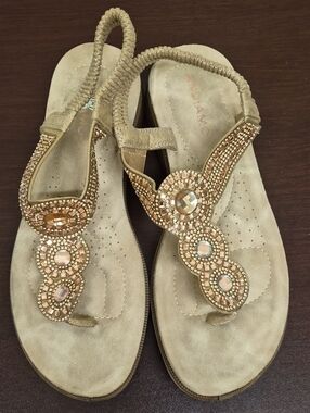 Andiamo Embellished Beige T-Strap Sandals - Size 9
